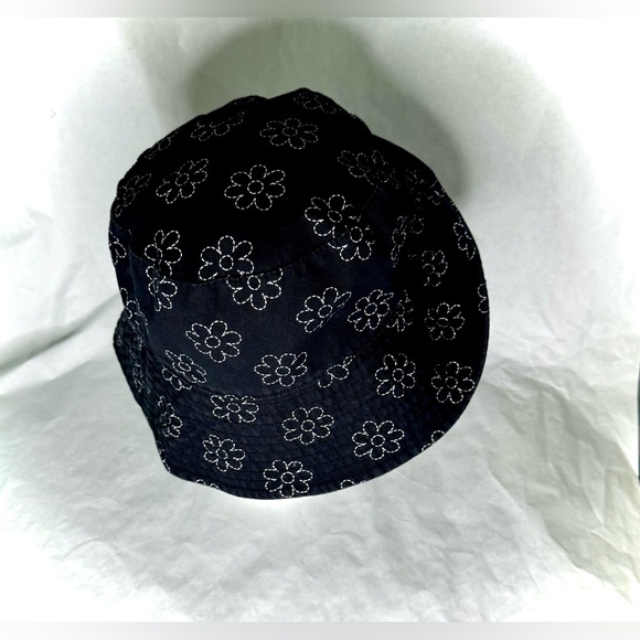 Tween Embroidered White & Black Floral Bucket Hat - Picture 11 of 15
